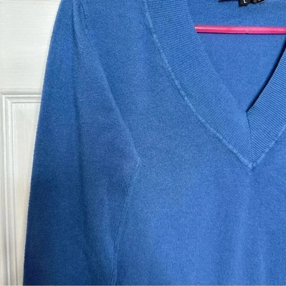TCEC Sweater V-Neck Blue  Size Large - Picture 6 of 16